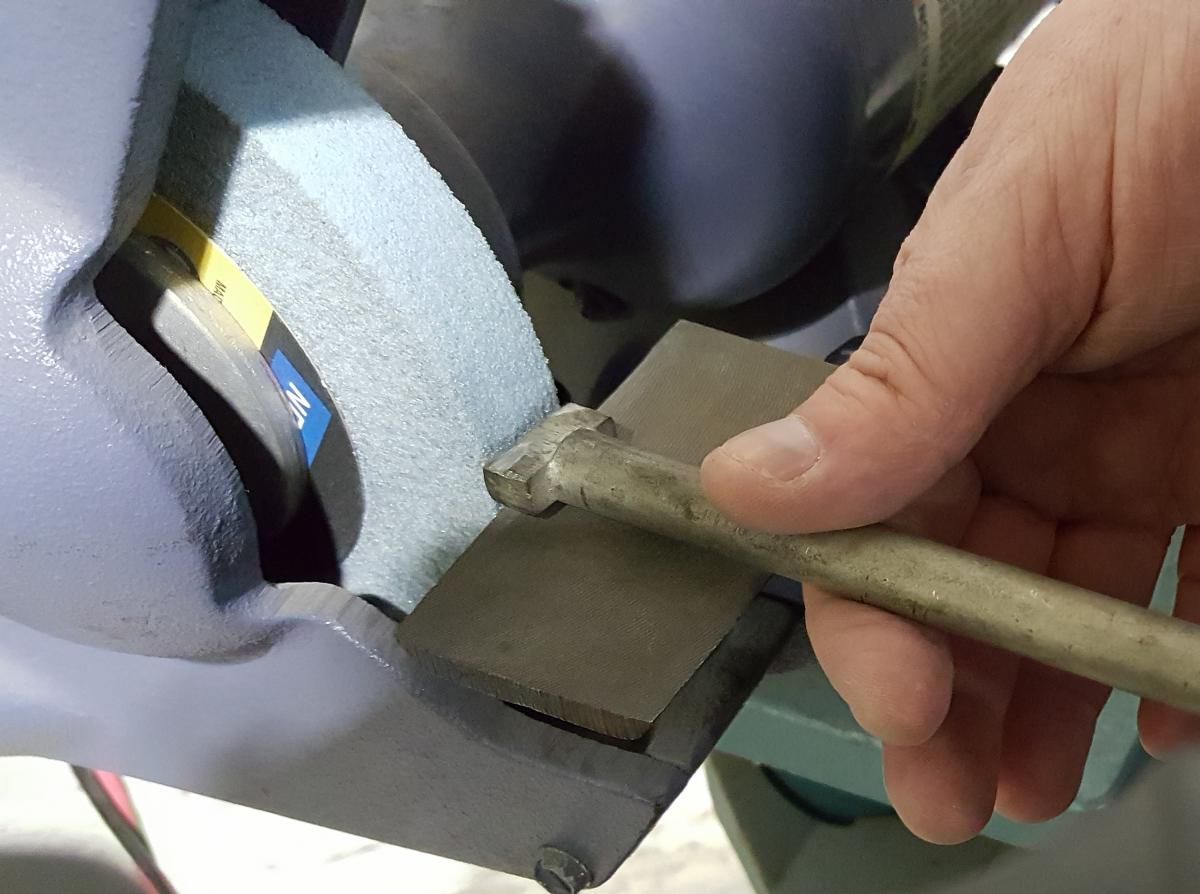 How To Grind: Part 4 - Dressing Your Grinding Wheel for Cool Running, Balance, and Convexity 1