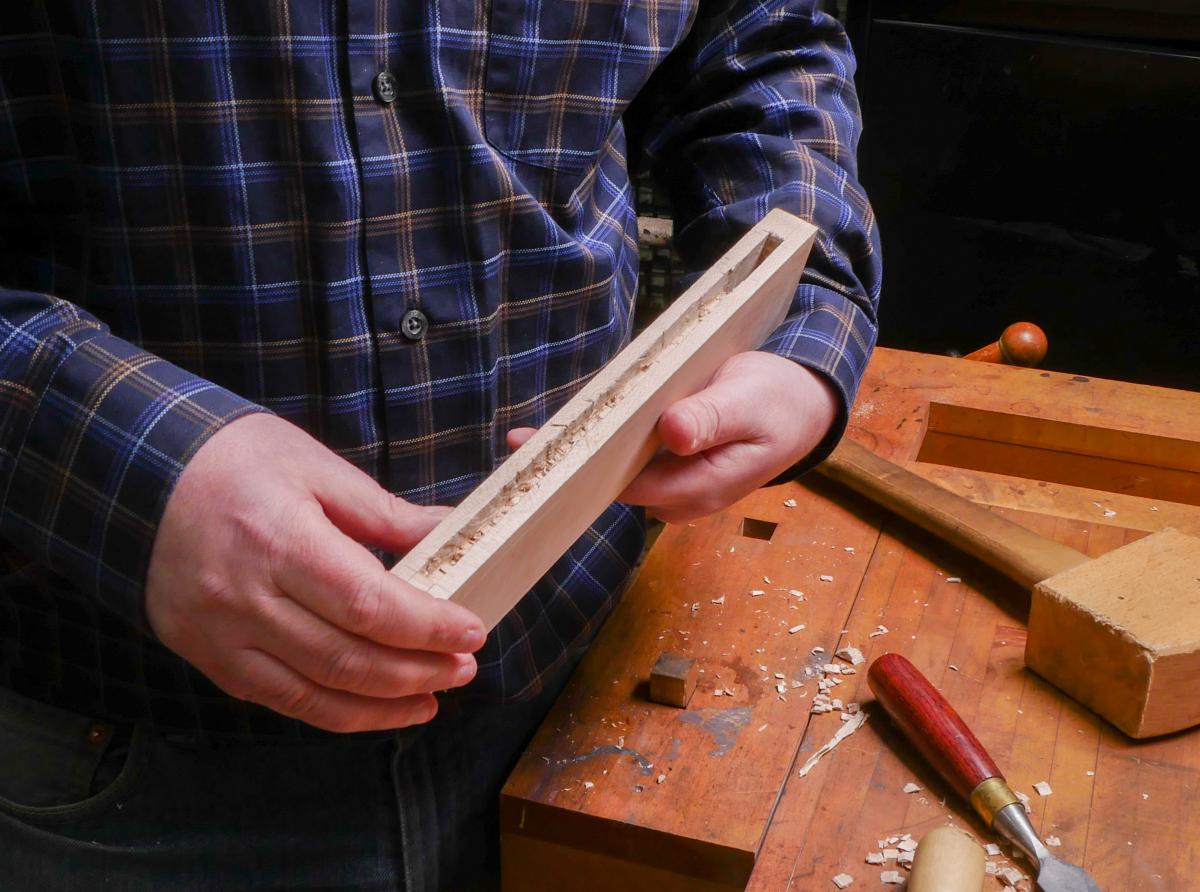 How to Cut a Groove in a Frame By Hand and Without a Plow Plane  1