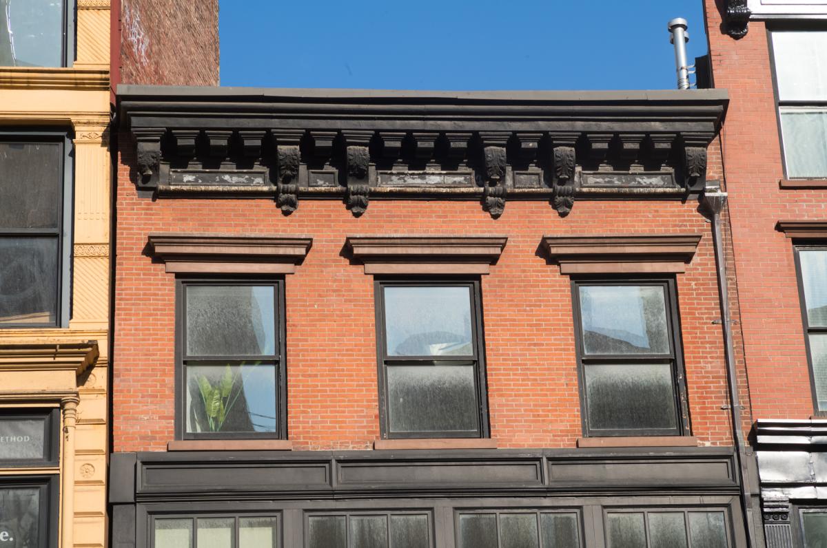 A closeup of one of the buildings from the previous picture
