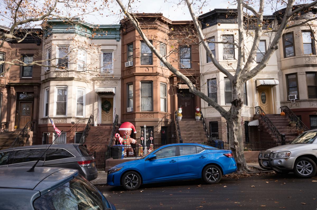 The Private Townhouses of Brooklyn's Sunset Park  3